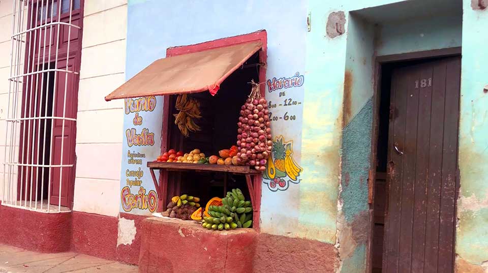 Frutas y verduras in Trinidad, Cuba