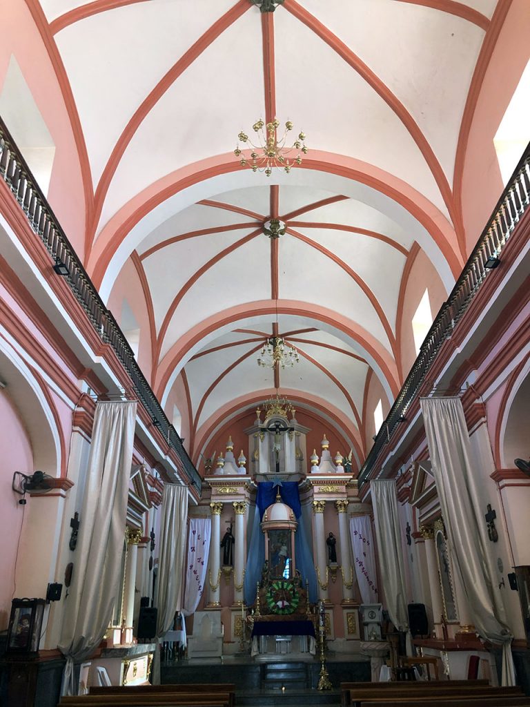 inside-iglesia-de-villa-purificacion